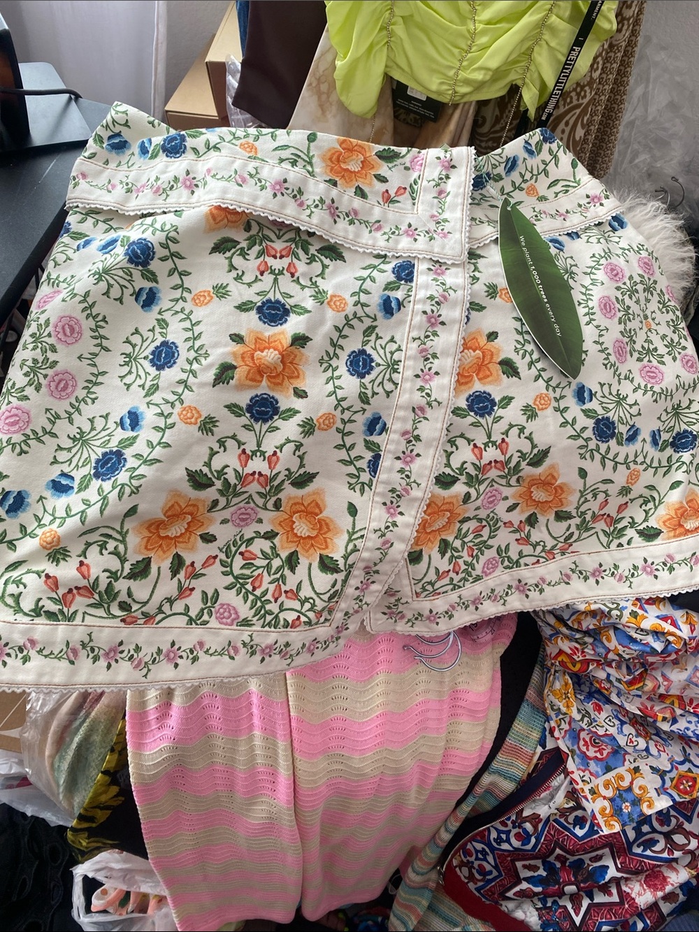 FARM RIO Floral Mini Skirt NWT! - Picture 5 of 6